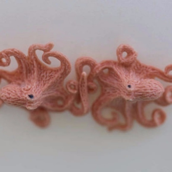 🐙 Octopus Spirit Animal Earrings 🐙 - Picture 2 of 3